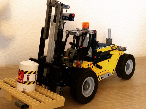 Lego Technic "Heavy Duty Forklift"