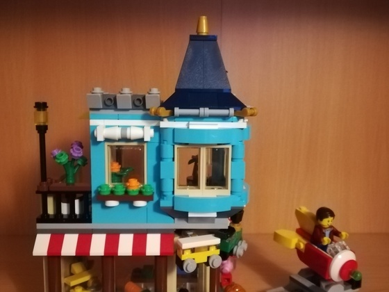 Lego Creator "Townhouse Toy Store" 31105